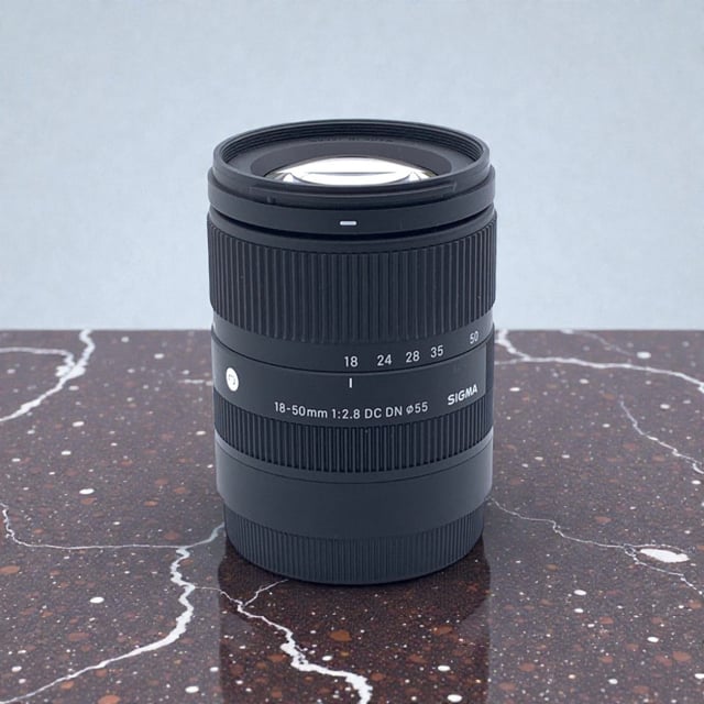 18-50mm F2.8 DC DN