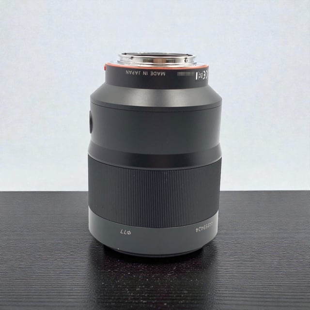 Sonnar T* 135mm F1.8 ZA