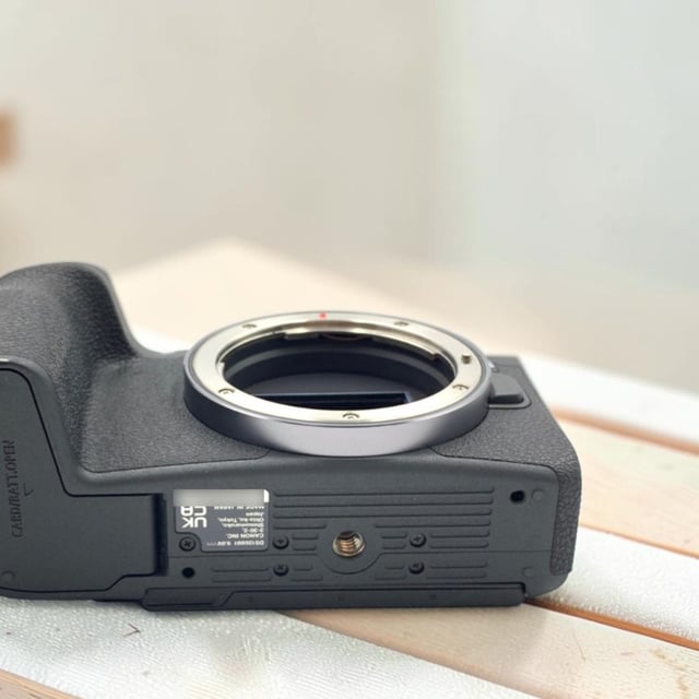 EOS R8 ボディ