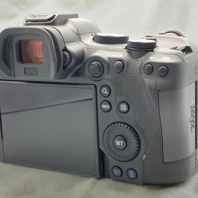 EOS R6 Mark II ボディ
