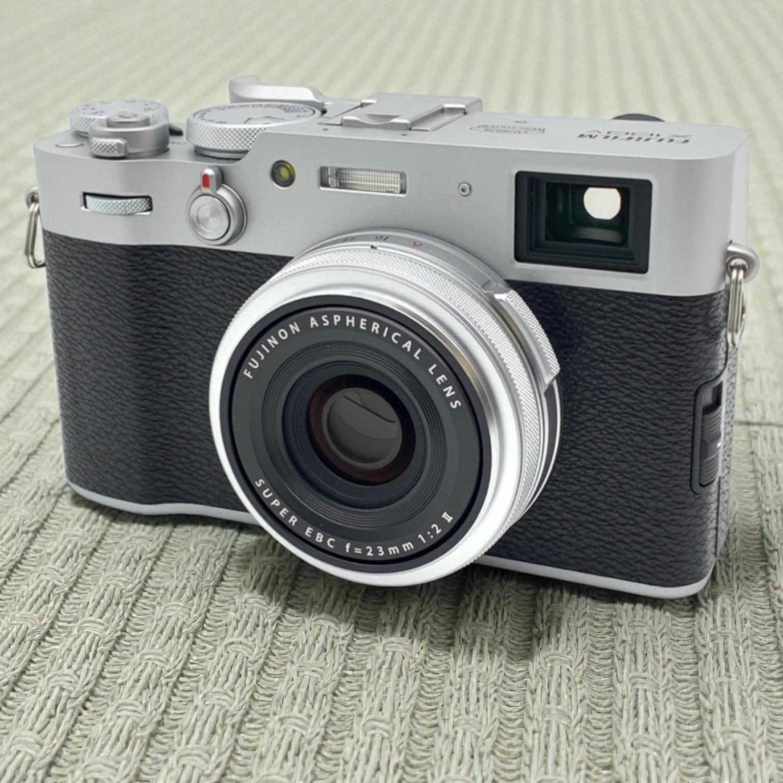 富士フイルム X100V 