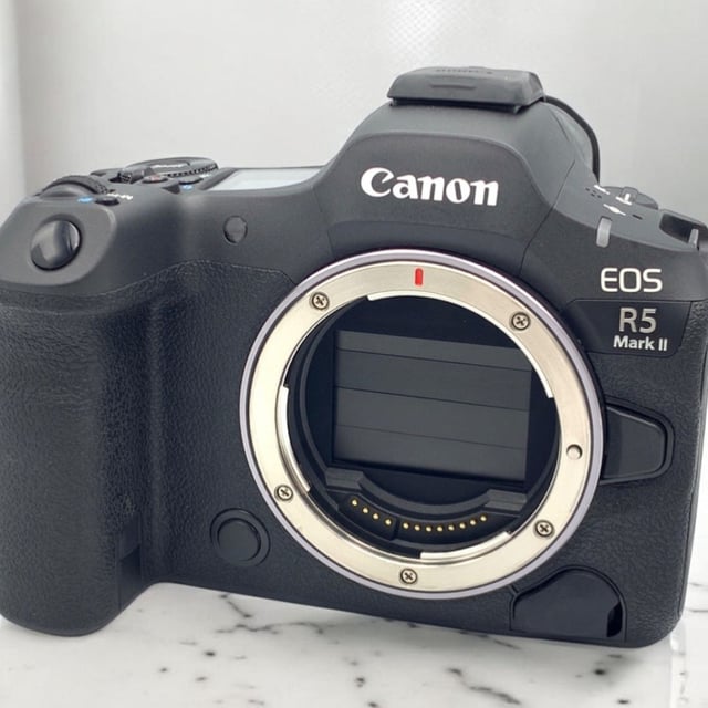 EOS R5 Mark II ボディ