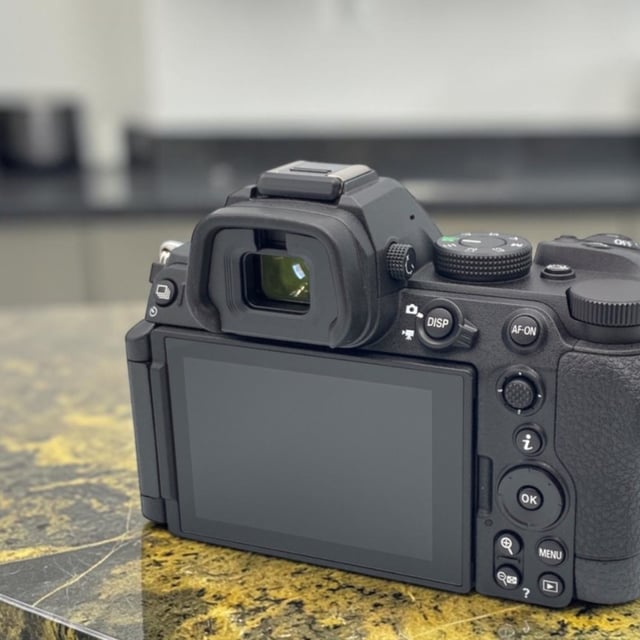 Z5II ボディ