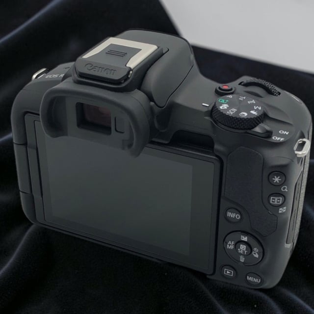 EOS R50 ボディ "ブラック"