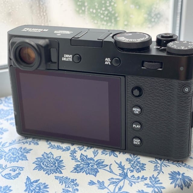 X100V "ブラック"