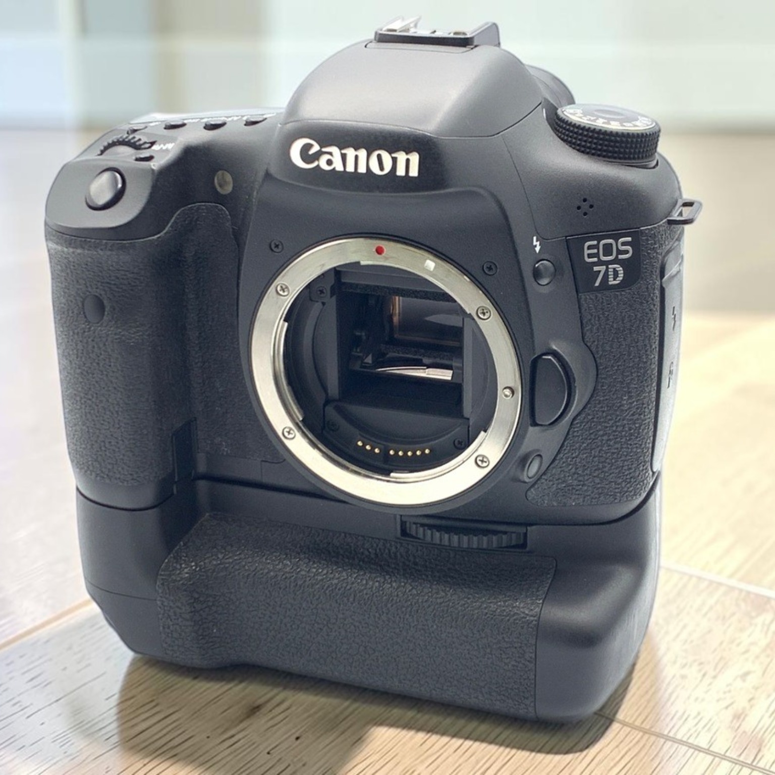 Canon EOS 7D ボディの中古 (良品)・¥13,490 売り切れ by はるのえ