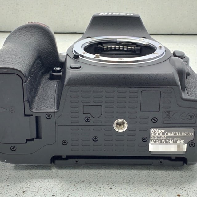 D7500 ボディ