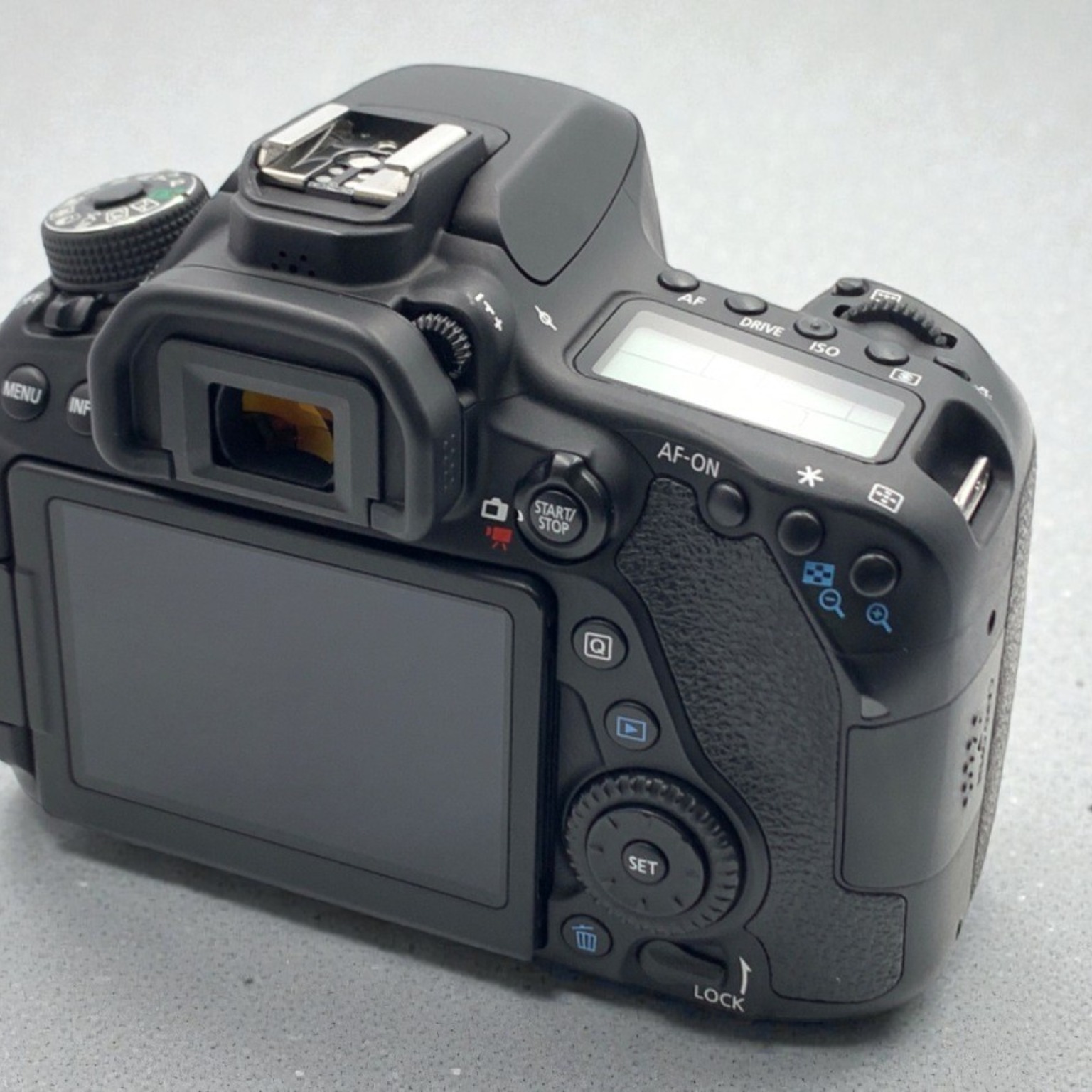 Canon EOS 80D ボディの中古 (美品)・¥49,920 | みんなのカメラ
