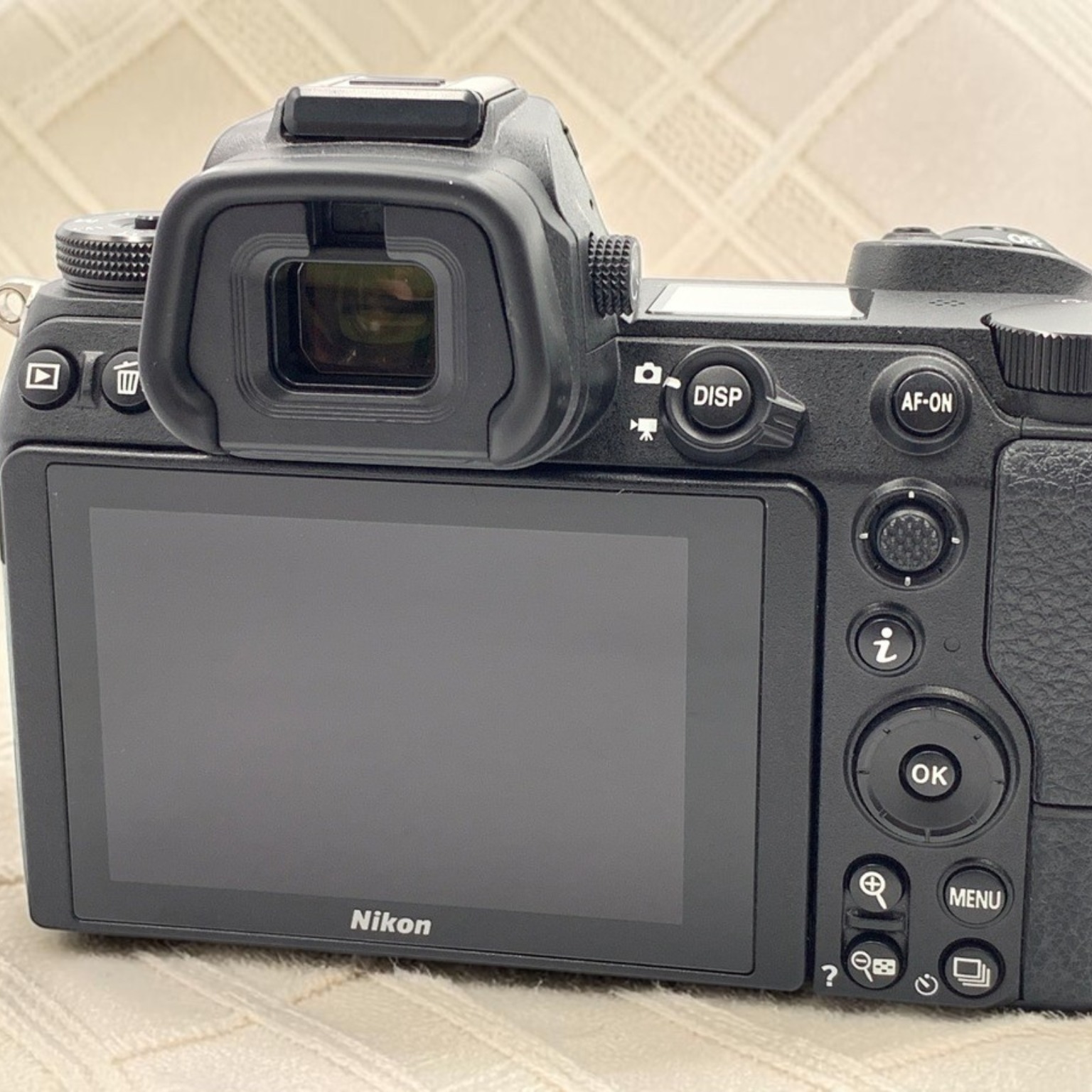 ニコン Z6 ボディの中古 (美品)・¥94,680 by ふうり | みんなのカメラ