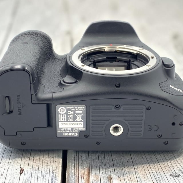 EOS 7D Mark II ボディ