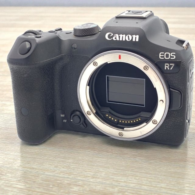 EOS R7 ボディ