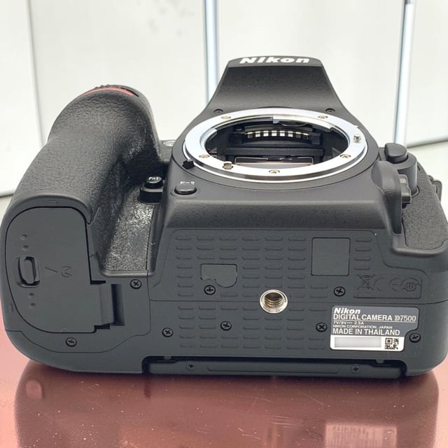 D7500 ボディ