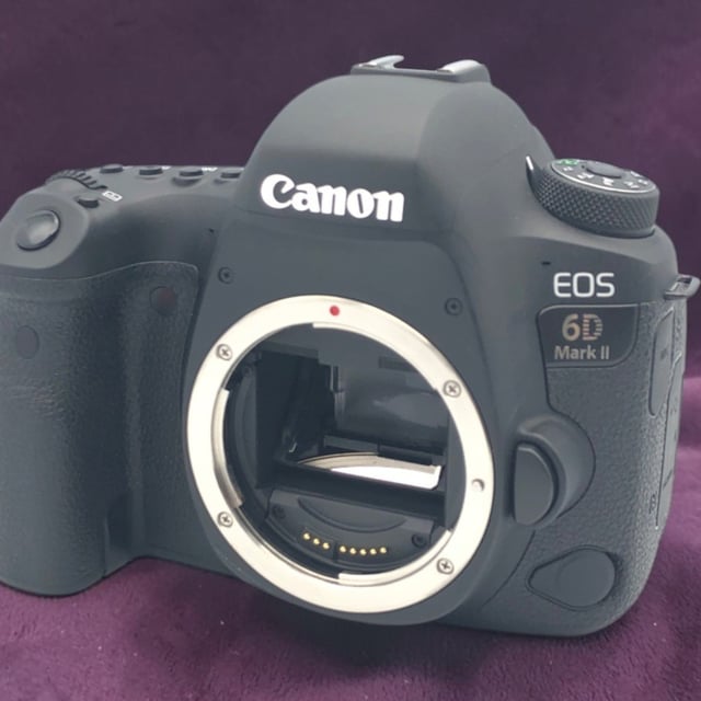 EOS 6D Mark II ボディ