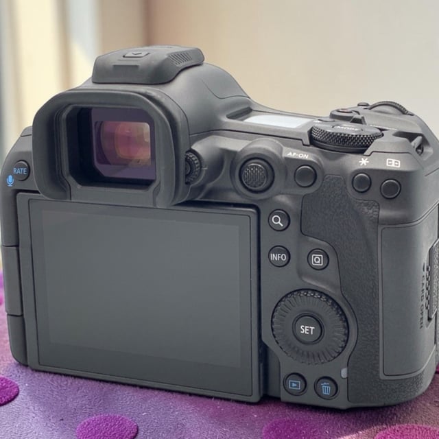 EOS R5 Mark II ボディ