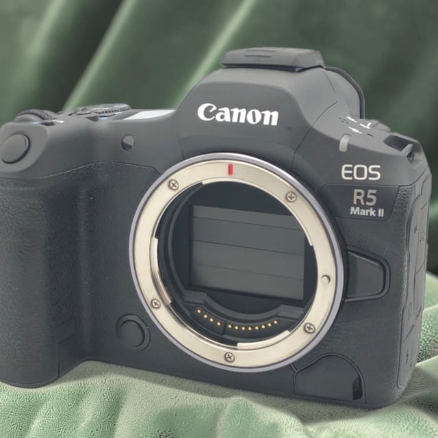 EOS R5 Mark II ボディ