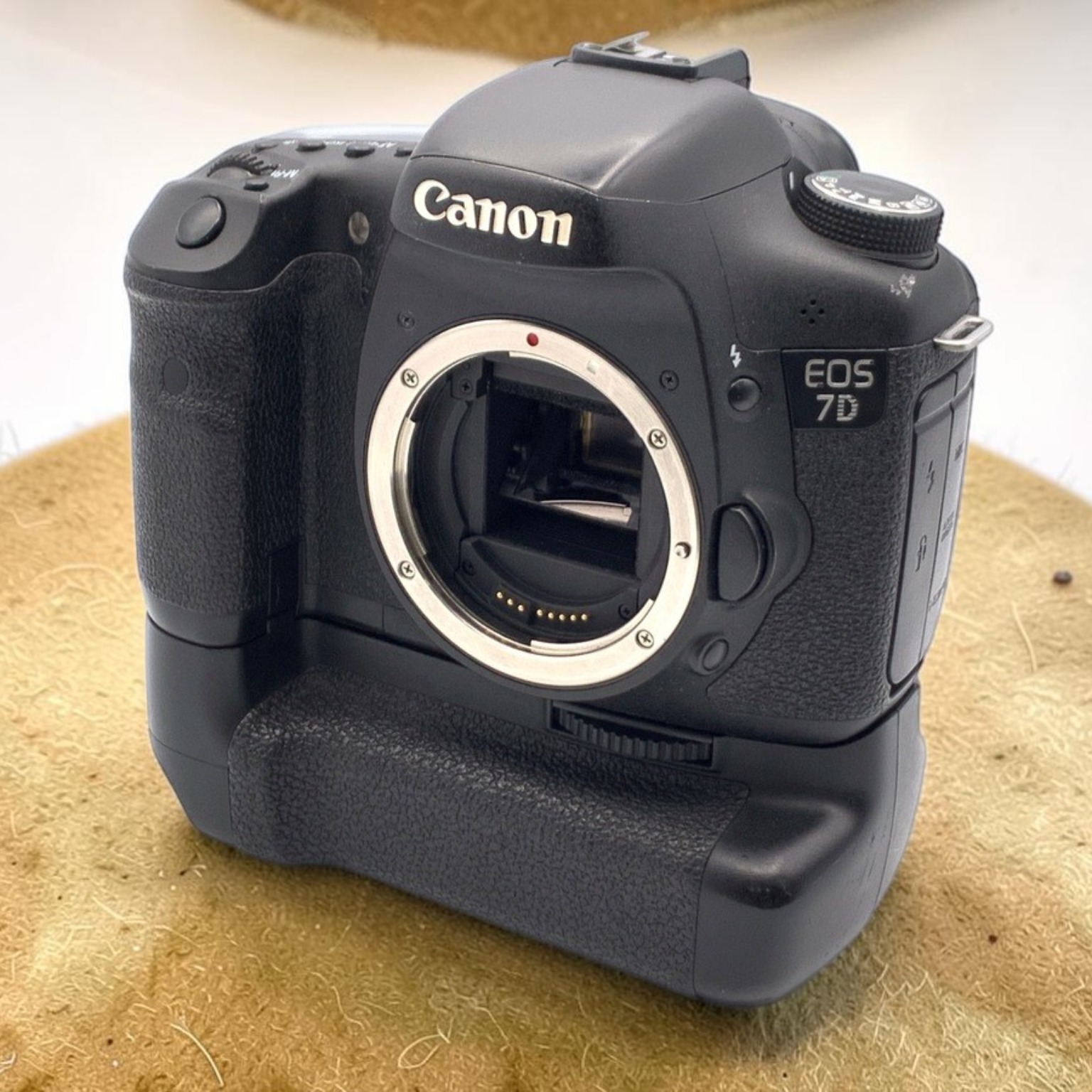 Canon EOS 7D ボディの中古 (良品)・¥13,460 by そよわ | みんなのカメラ