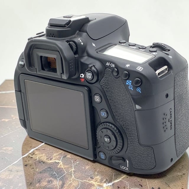 EOS 80D ボディ