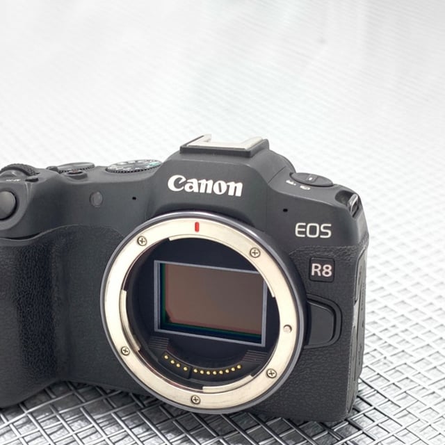 EOS R8 ボディ