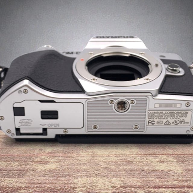 OM-D E-M10 Mark III ボディ "シルバー"