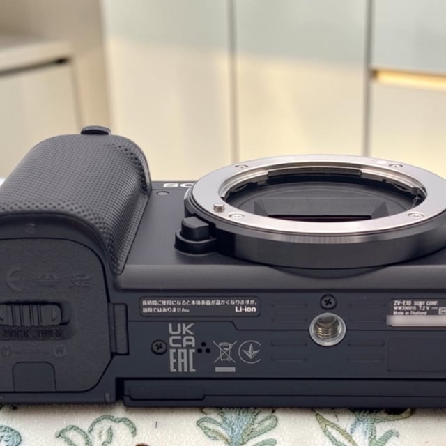 VLOGCAM ZV-E10 ボディ "ブラック"