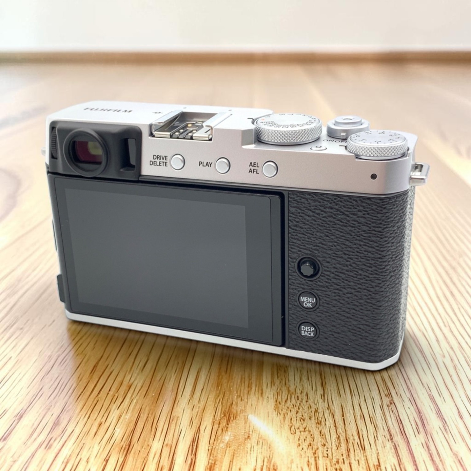 富士フイルム X-E4 ボディ 