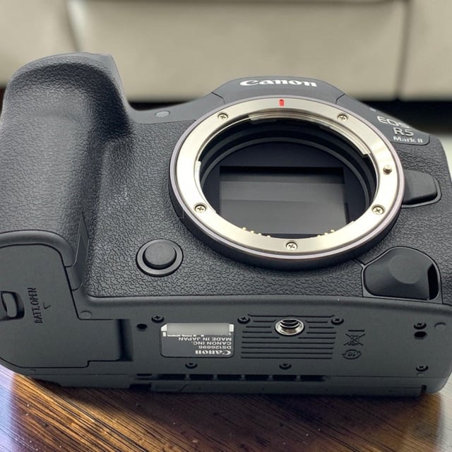 EOS R5 Mark II ボディ