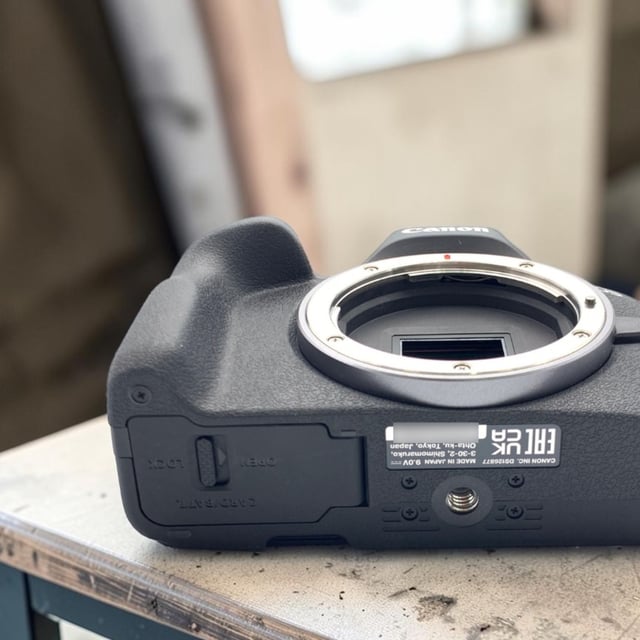 EOS R50 ボディ "ブラック"