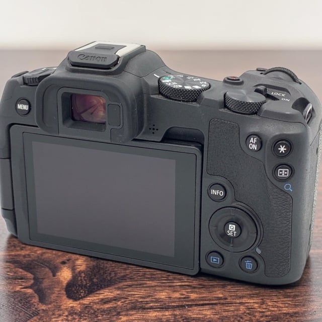 EOS R8 ボディ