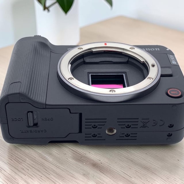 EOS R50 V ボディ "ブラック"