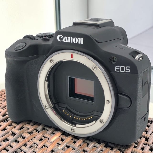 EOS R50 ボディ "ブラック"