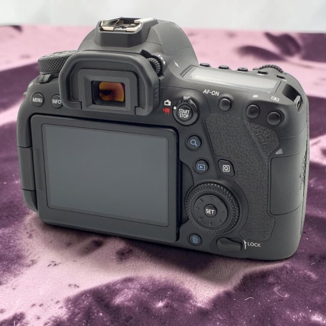 EOS 6D Mark II ボディ