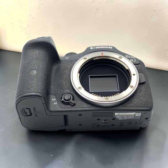 EOS R7 ボディ