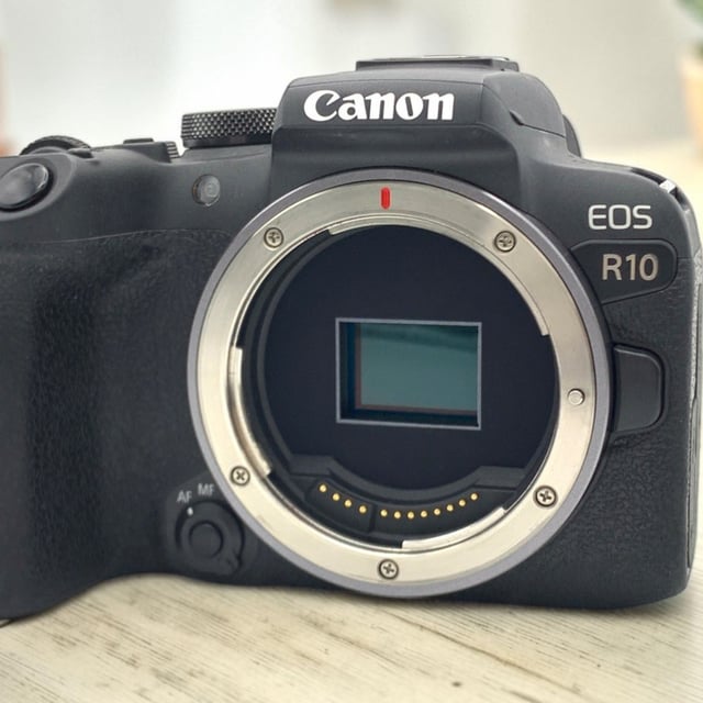 EOS R10 ボディ