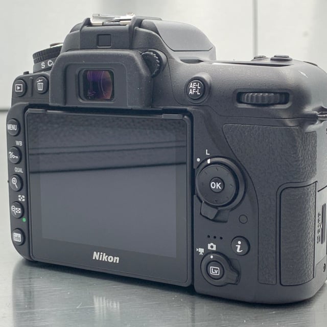 D7500 ボディ
