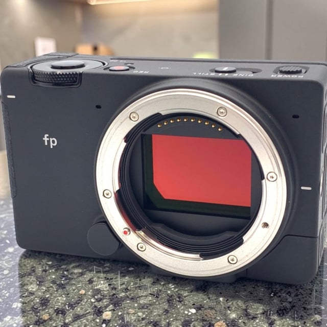 SIGMA fp ボディ