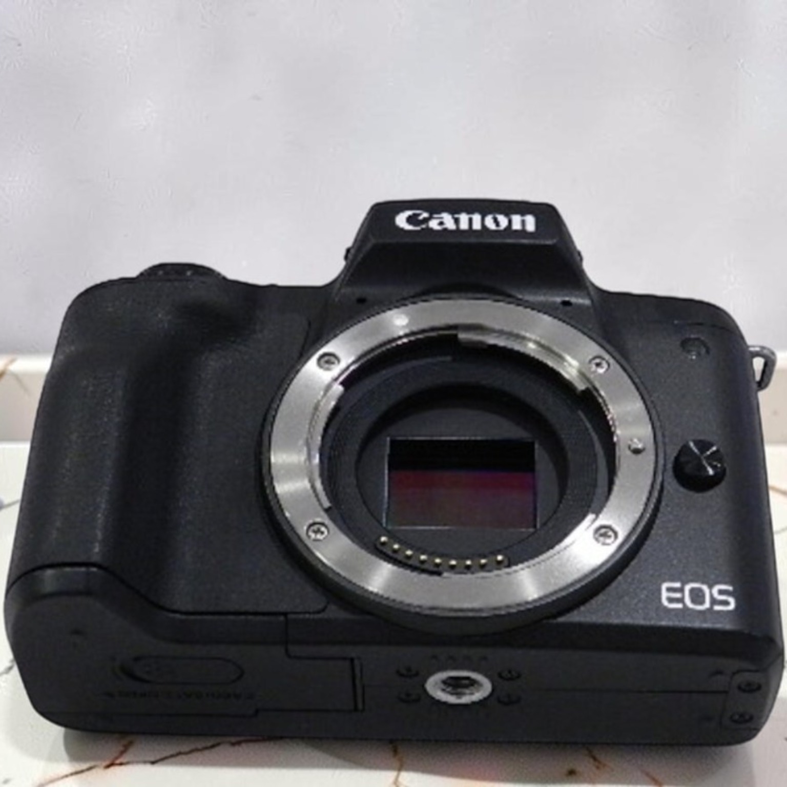 Canon EOS Kiss M ボディ 