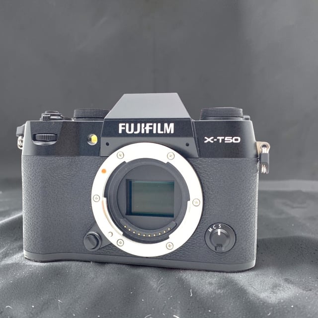 X-T50 ボディ 日英2言語設定モデル "ブラック"