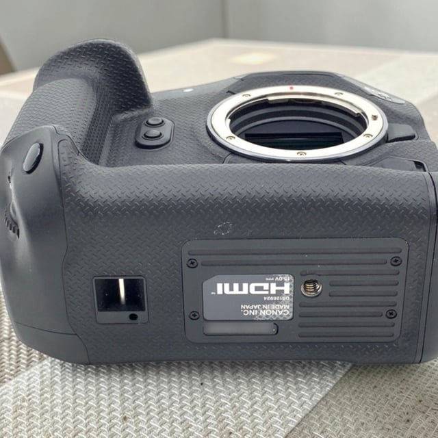 EOS R1 ボディ