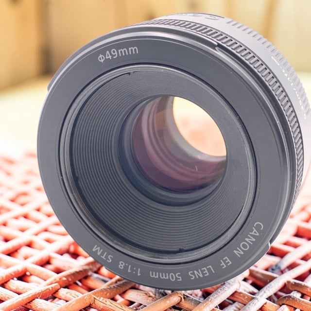 EF 50mm F1.8 STM
