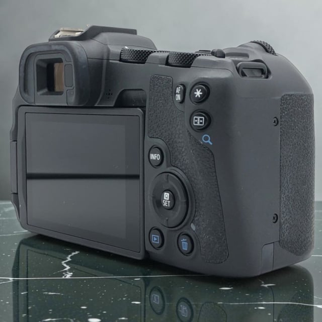 EOS R8 ボディ