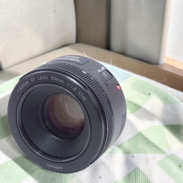 EF 50mm F1.8 STM