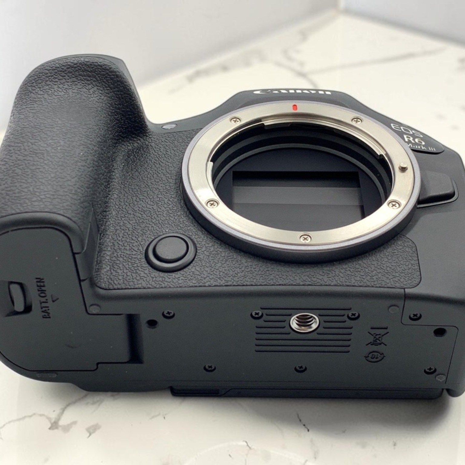 Canon EOS R6 Mark III ボディの新品/中古の在庫一覧 | みんなのカメラ
