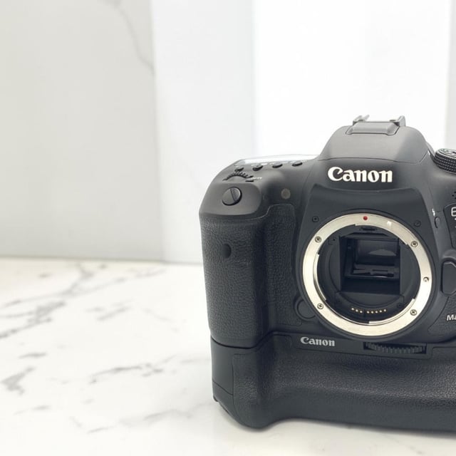 EOS 7D Mark II ボディ