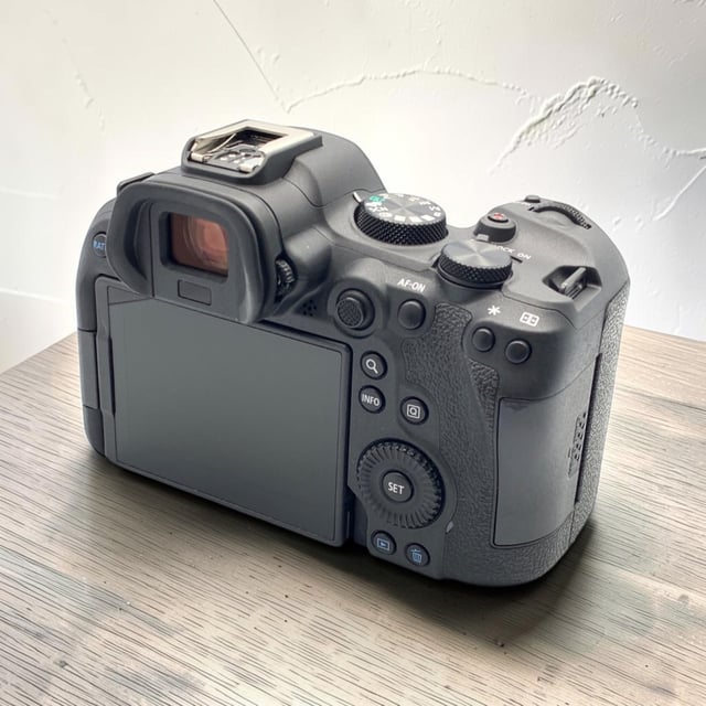 EOS R6 Mark II ボディ