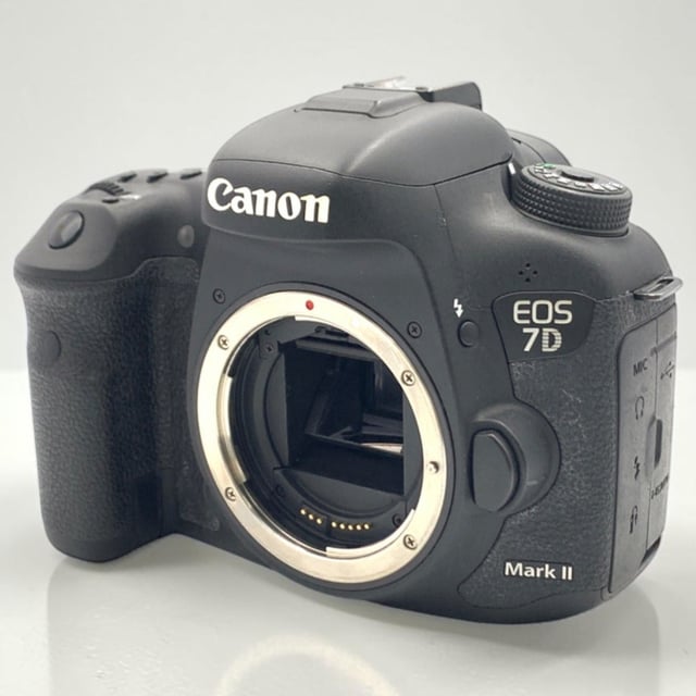 EOS 7D Mark II ボディ