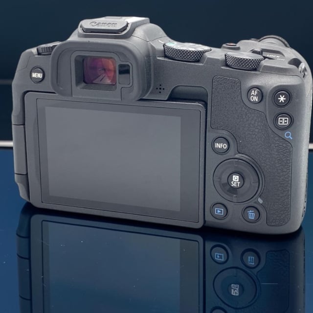 EOS R8 ボディ
