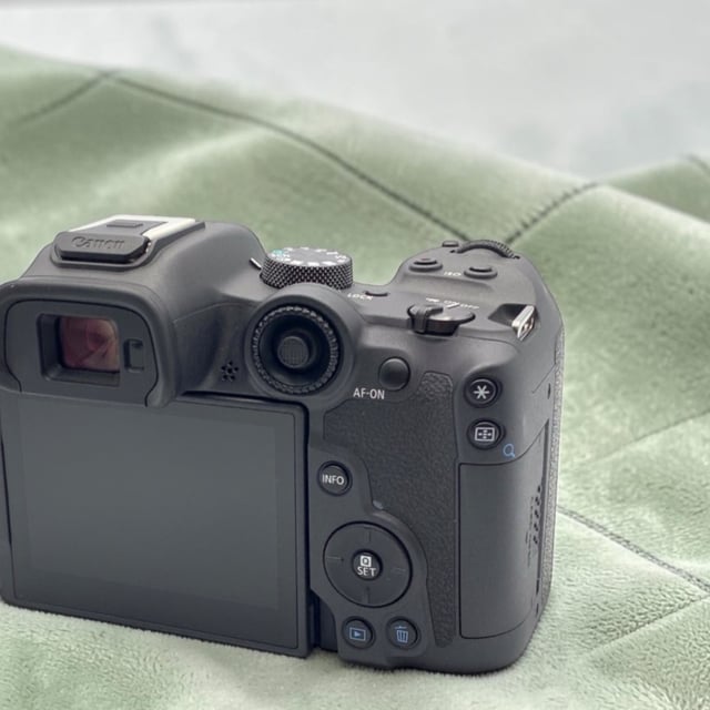 EOS R7 ボディ