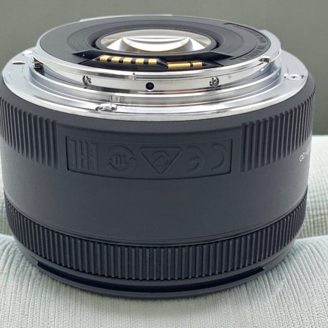 EF 50mm F1.8 STM