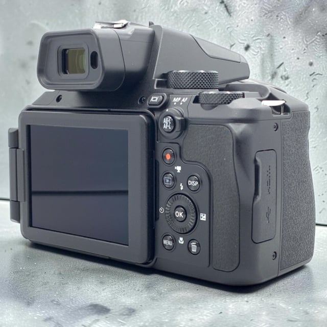 COOLPIX P950