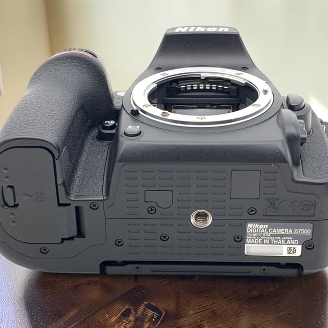 D7500 ボディ